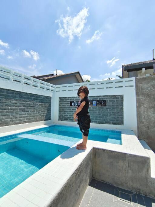 Rumah Aina Homestay Bukit Changgang Private Pool Kampong Melot Buitenkant foto
