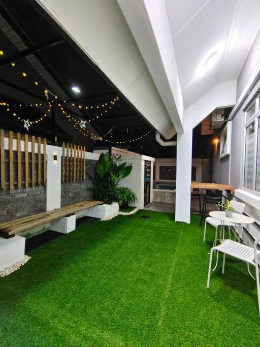 Rumah Aina Homestay Bukit Changgang Private Pool Kampong Melot Buitenkant foto
