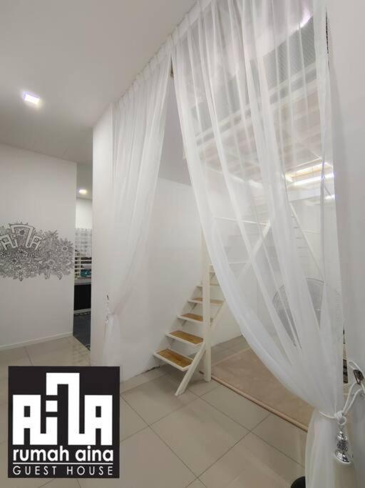 Rumah Aina Homestay Bukit Changgang Private Pool Kampong Melot Buitenkant foto